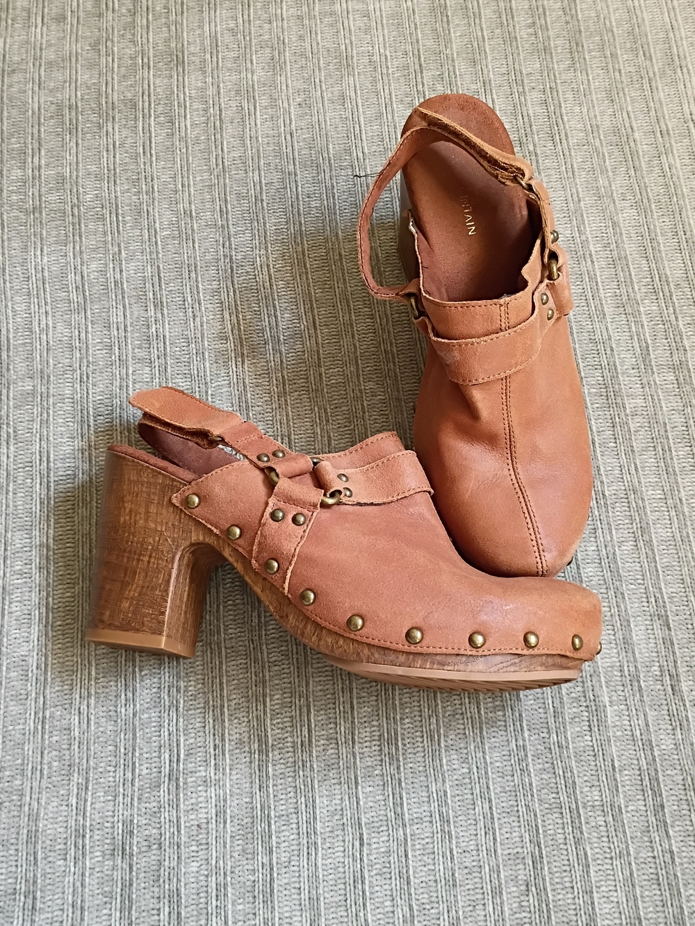 White Mountain Leather Clogs Wooden Block Heel Studded Slingback Mules Brown 7.5